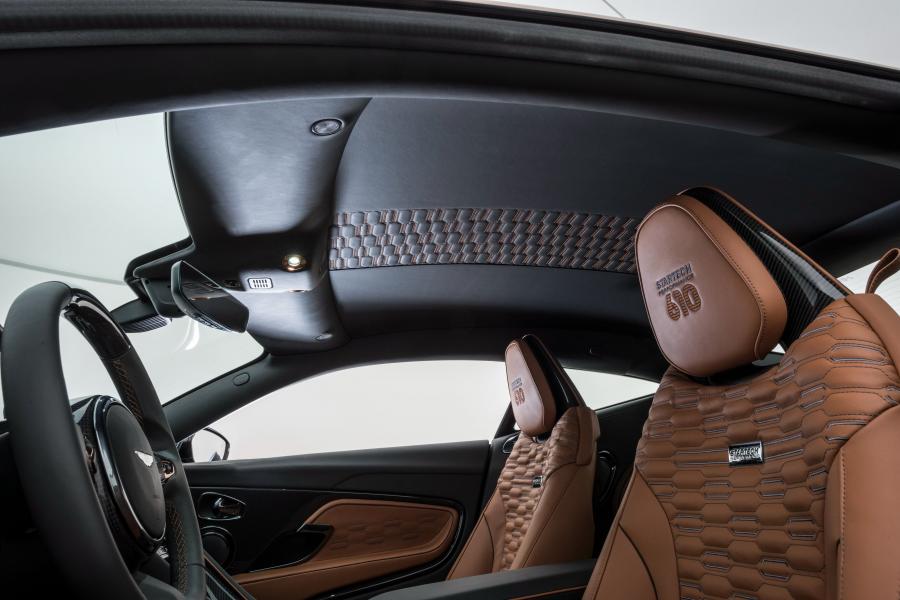 Интерьер Aston Martin DB11 by Startech 2018 года  (фото 3 из 19)